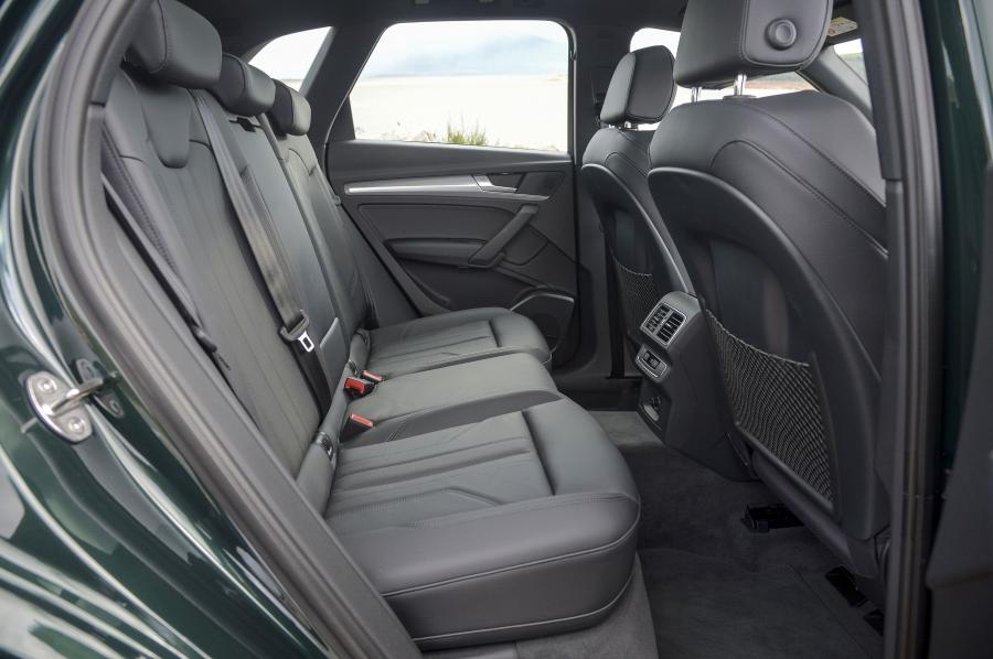 Интерьер Audi Q5 TFSI Quattro S-Line 2017 года  (ZA) (фото 2 из 30)
